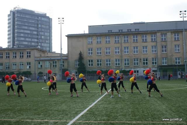 Nasze cheerleaderki na otwarciu boisk w Zespole Szkół im. Michała Konarskiego