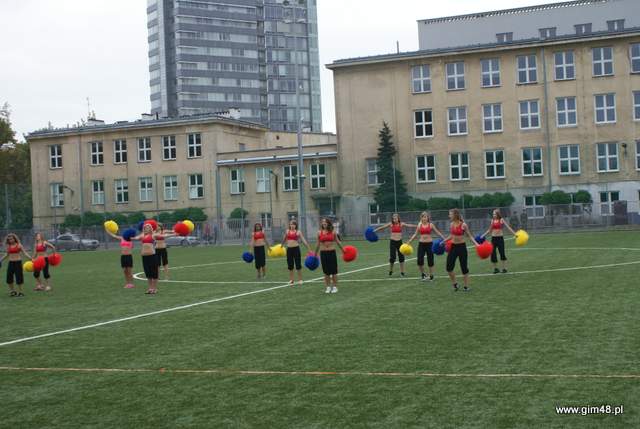 Nasze cheerleaderki na otwarciu boisk w Zespole Szkół im. Michała Konarskiego